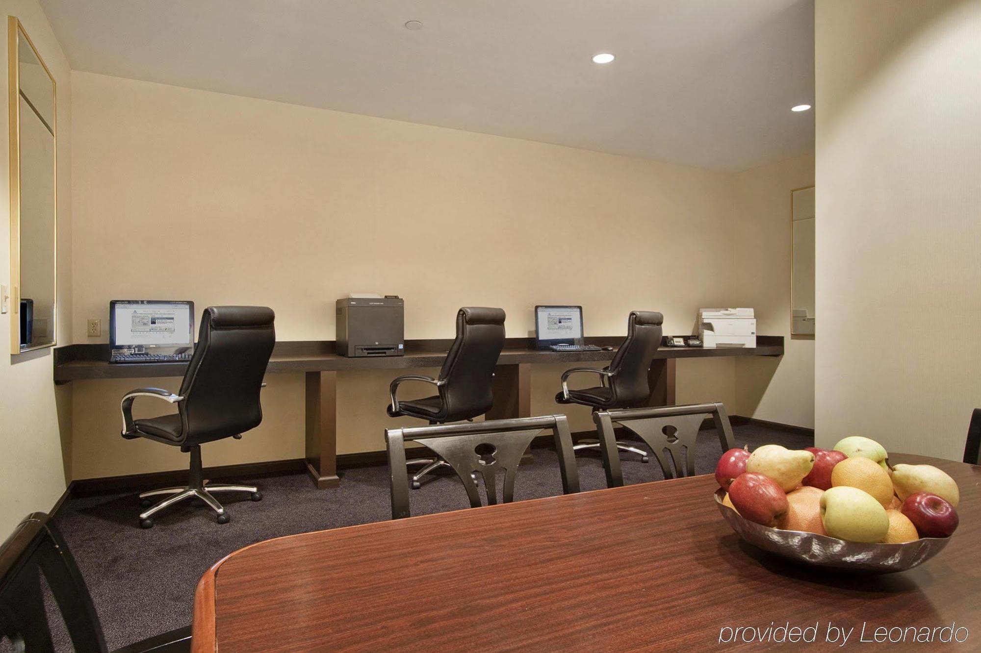 Hilton Pearl River Facilities photo